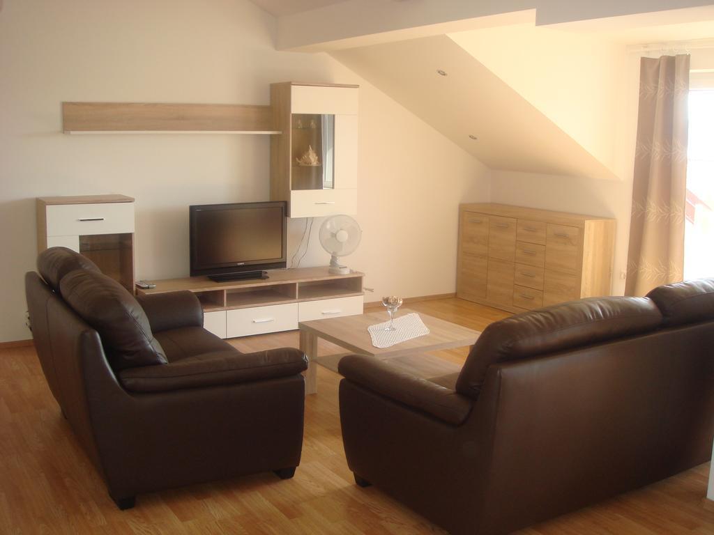 Apartments Jelicic Selce Exterior photo