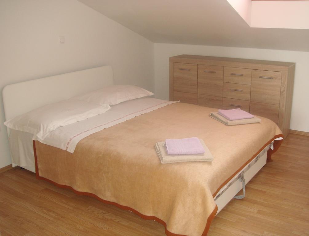 Apartments Jelicic Selce Exterior photo